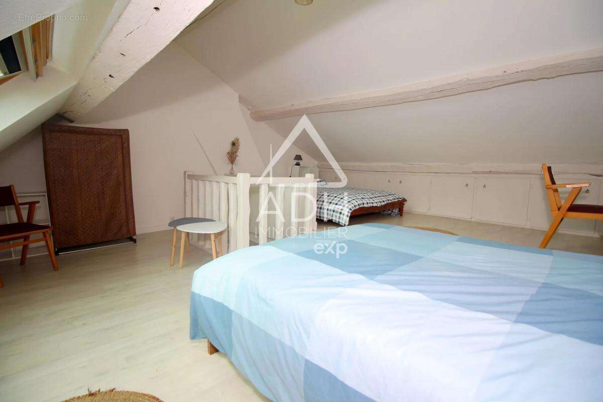 Appartement à NEAUPHLE-LE-CHATEAU