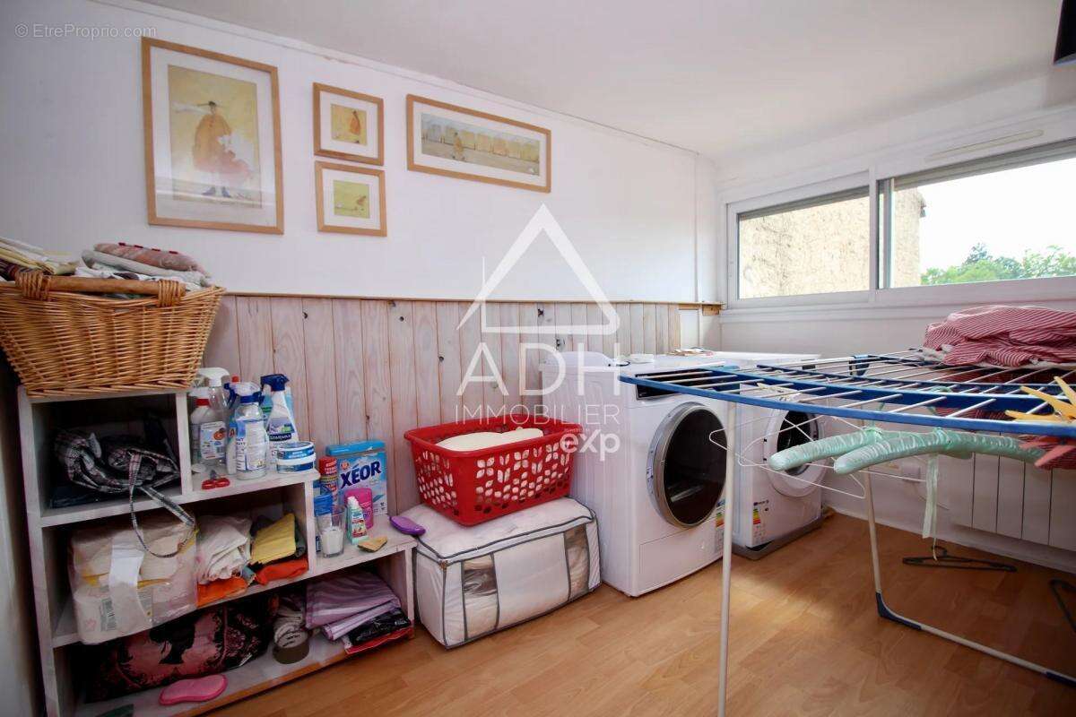 Appartement à NEAUPHLE-LE-CHATEAU