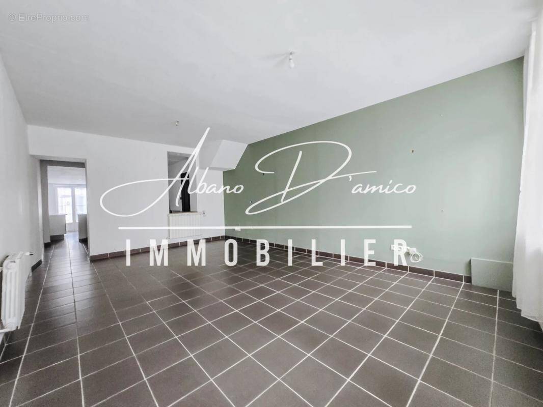 Maison à NEUVILLE-SAINT-REMY