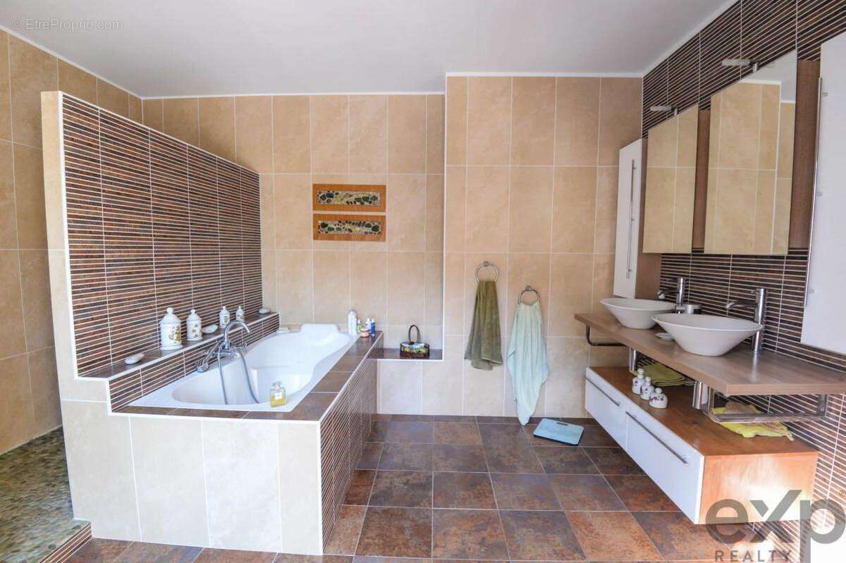 Maison à BOISSISE-LE-ROI