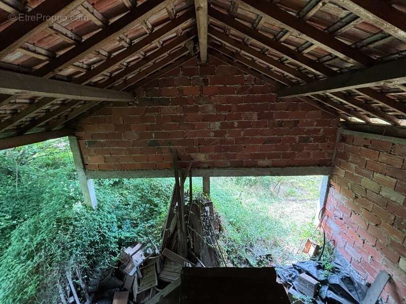 Terrain à RION-DES-LANDES