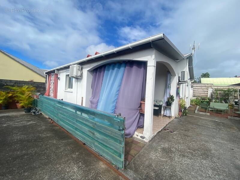 Maison à LA PLAINE-DES-PALMISTES