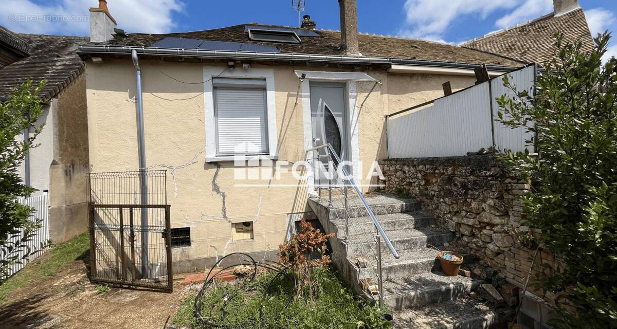 Maison à LE BREIL-SUR-MERIZE