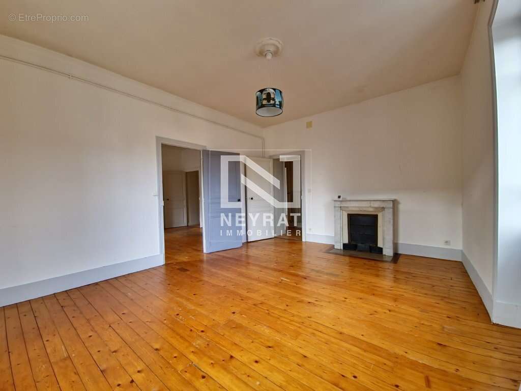 Appartement à CHAROLLES