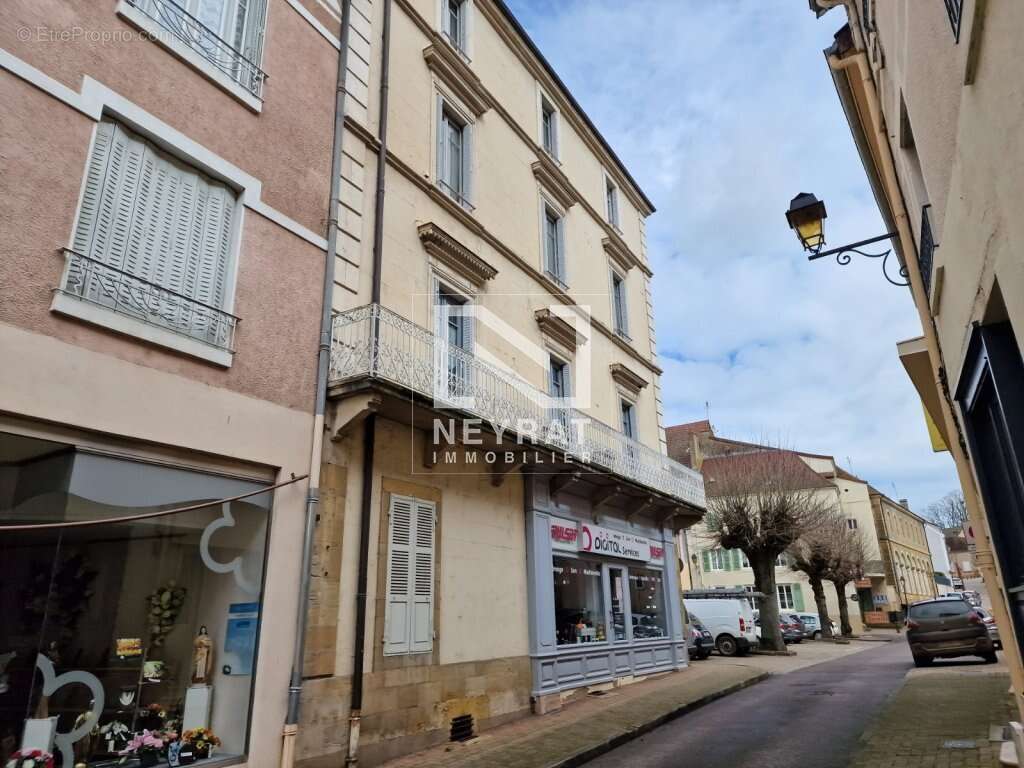 Appartement à CHAROLLES