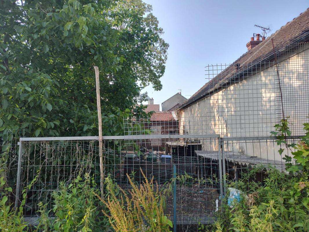 Commerce à MITRY-MORY