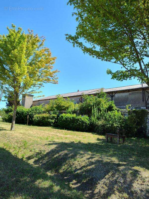 Commerce à MITRY-MORY