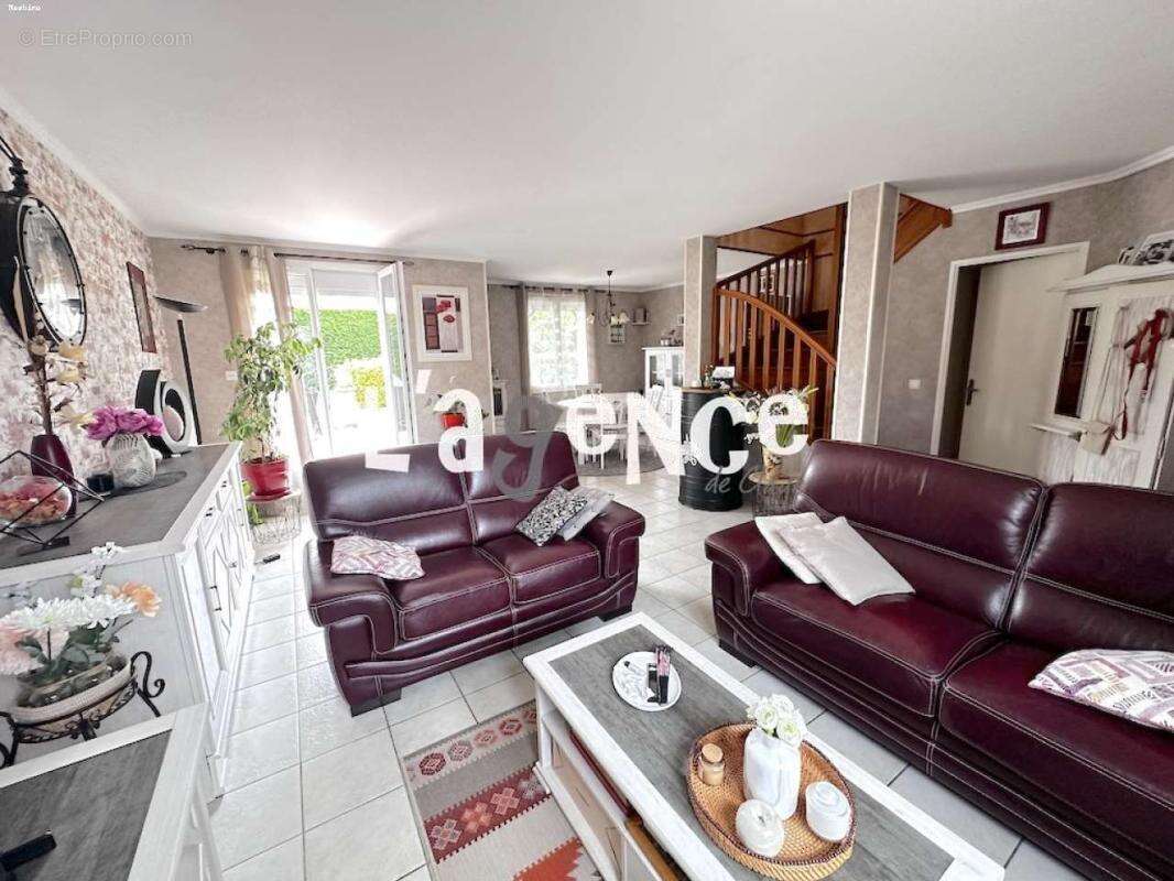 Maison à CLAYE-SOUILLY