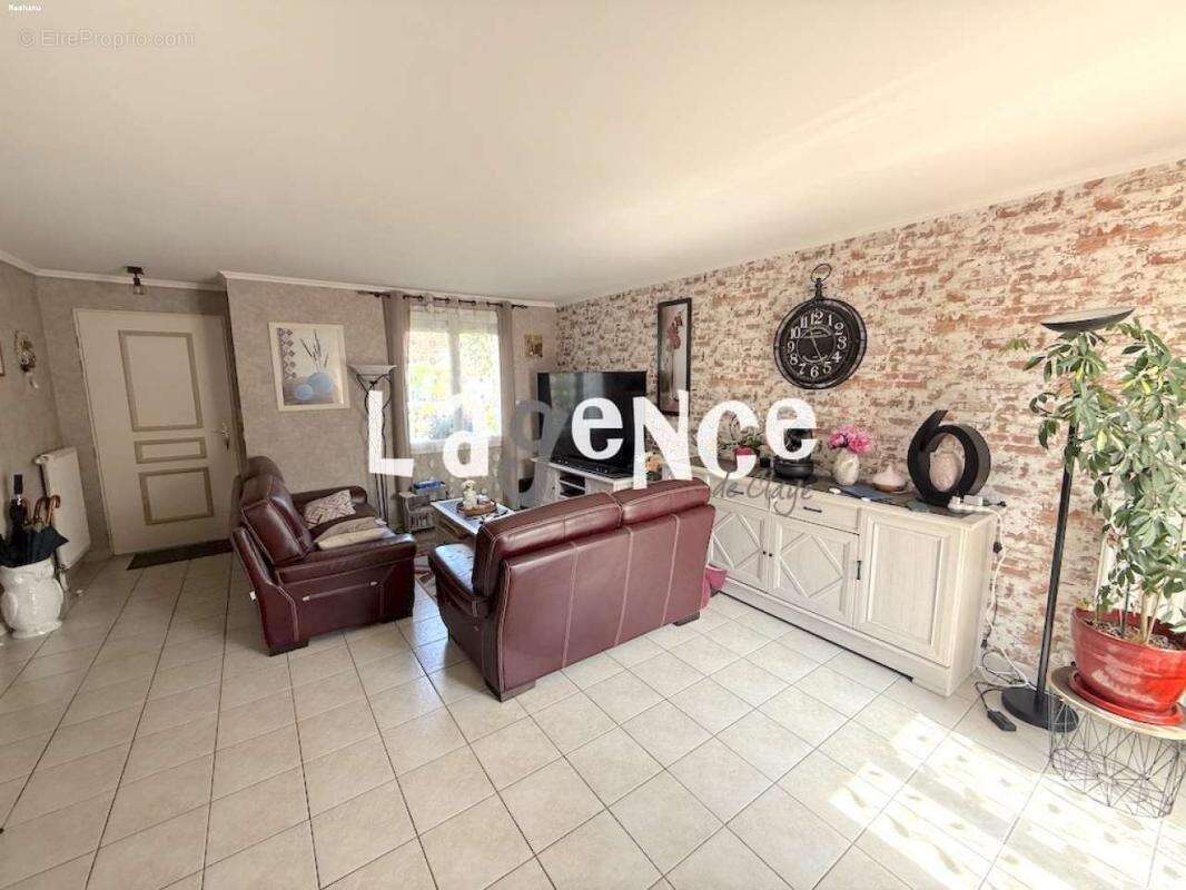 Maison à CLAYE-SOUILLY