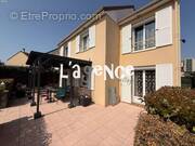 Maison à CLAYE-SOUILLY