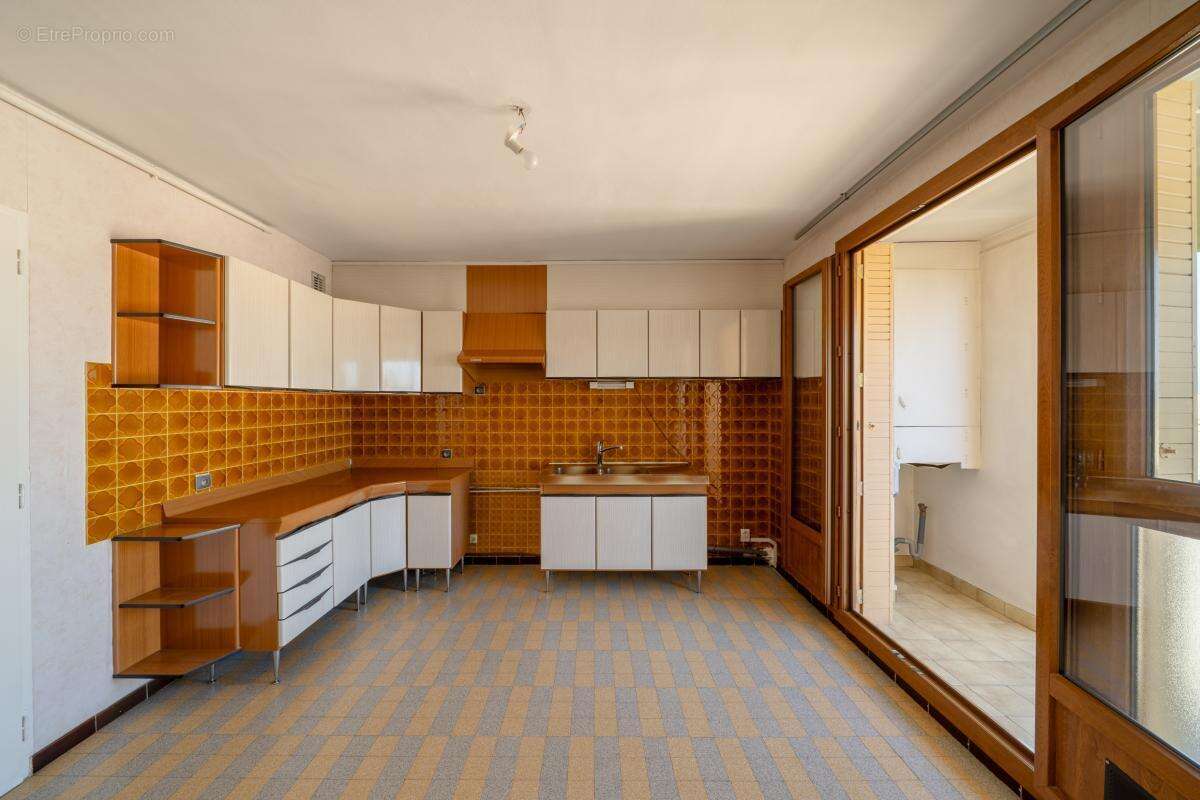 Appartement à MARSEILLE-10E