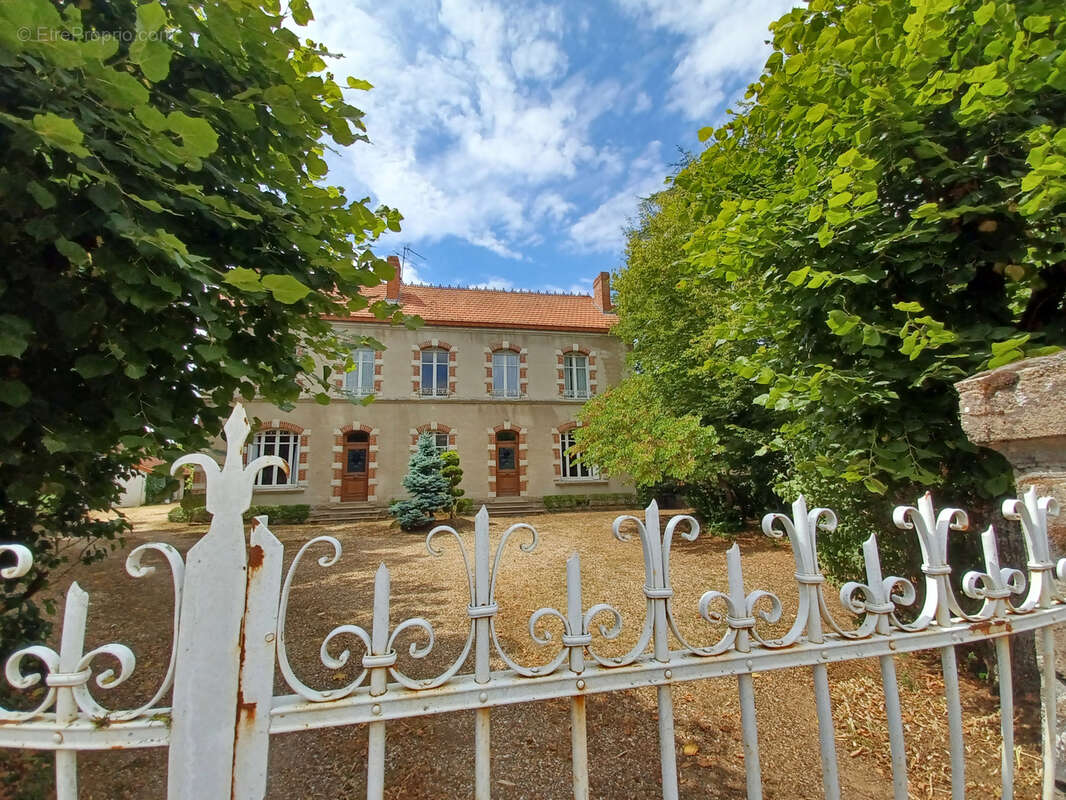 Maison à SANCERGUES