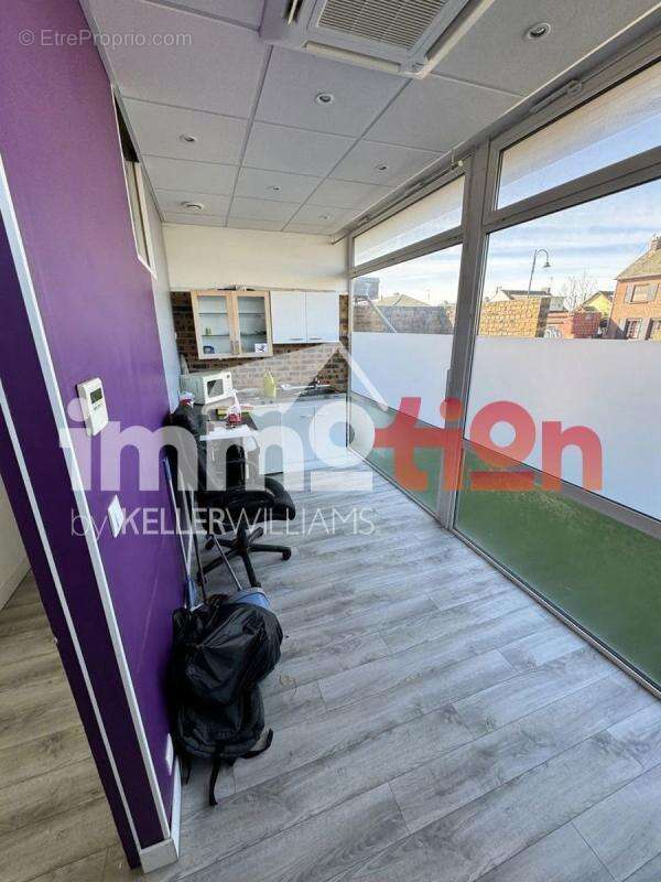 Commerce à FEUQUIERES-EN-VIMEU