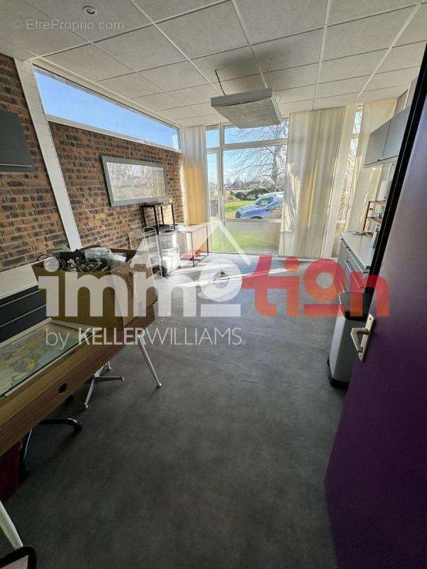 Commerce à FEUQUIERES-EN-VIMEU