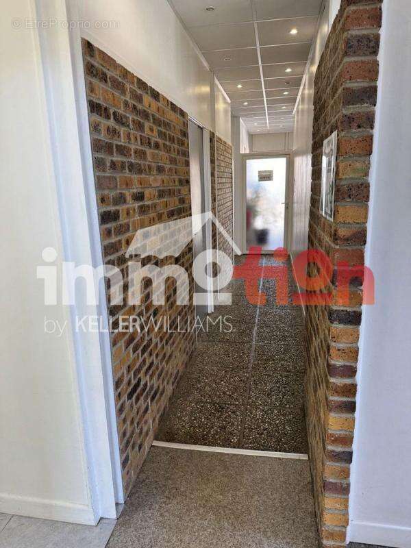 Commerce à FEUQUIERES-EN-VIMEU