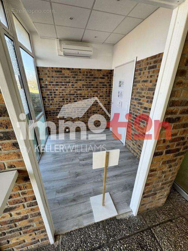 Commerce à FEUQUIERES-EN-VIMEU