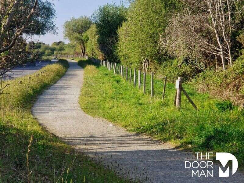 Terrain à LA TURBALLE