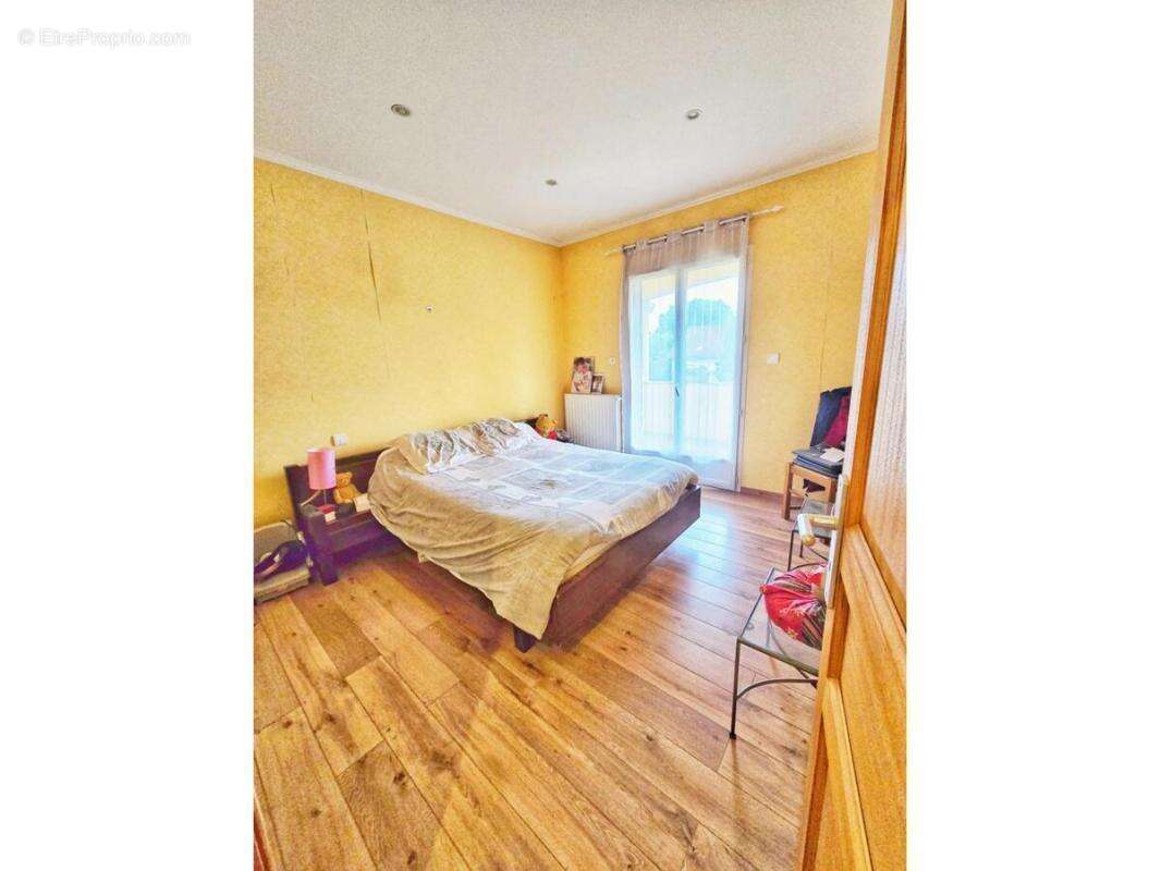 Maison à SAINT-JUST-LE-MARTEL