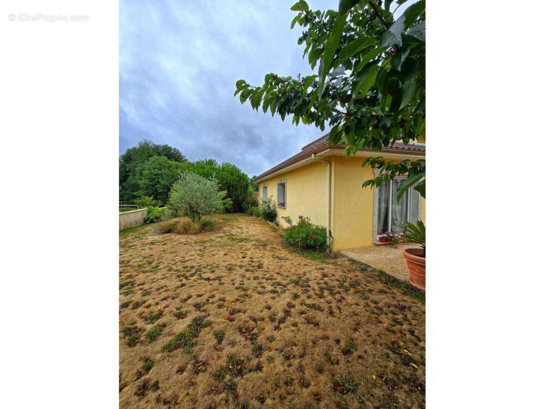 Maison à SAINT-JUST-LE-MARTEL