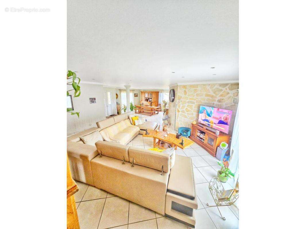 Maison à SAINT-JUST-LE-MARTEL