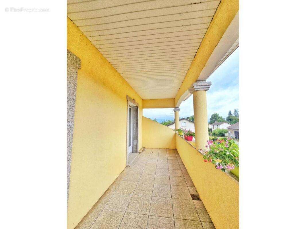 Maison à SAINT-JUST-LE-MARTEL