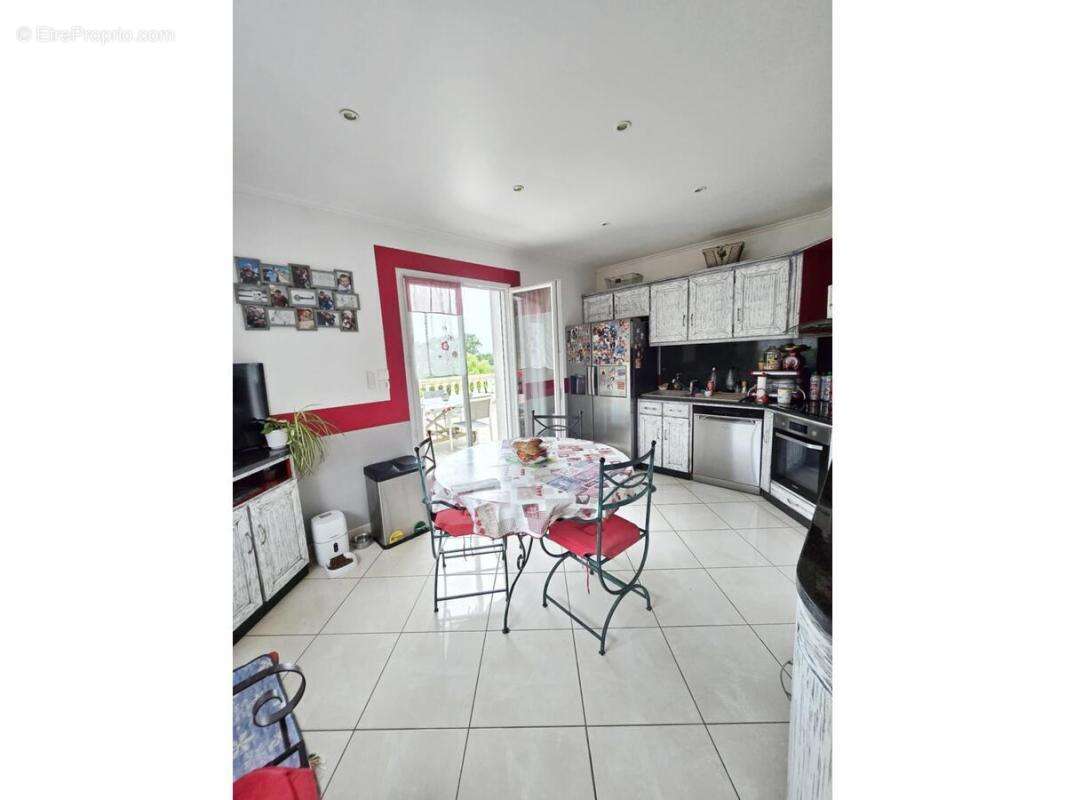 Maison à SAINT-JUST-LE-MARTEL