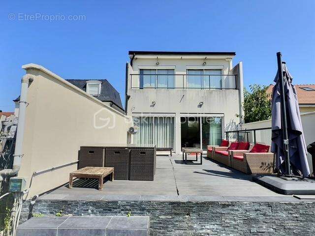 Maison à DEUIL-LA-BARRE