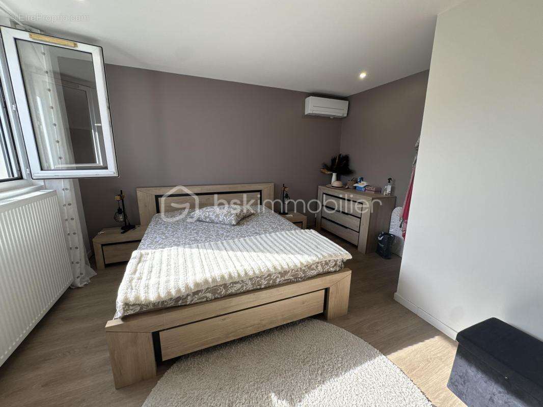 Maison à ECHIROLLES