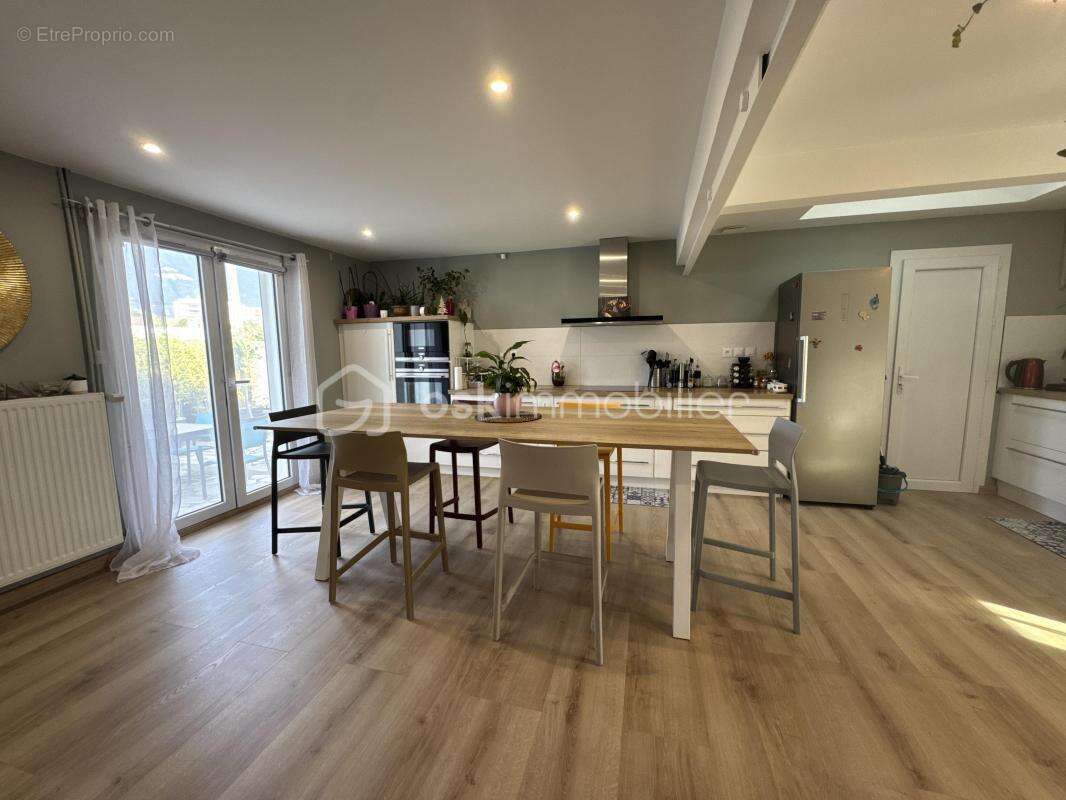 Maison à ECHIROLLES