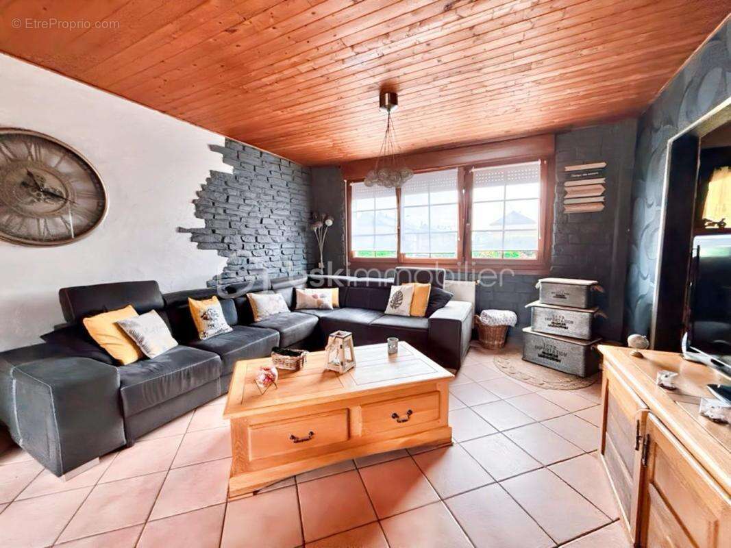 Maison à DOUCHY-LES-MINES