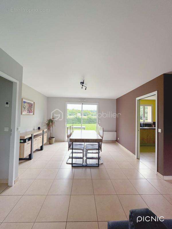 Maison à GLOS-LA-FERRIERE