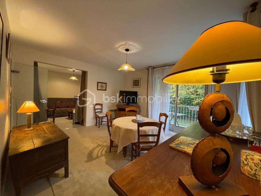 Appartement à MAGNY-LE-DESERT