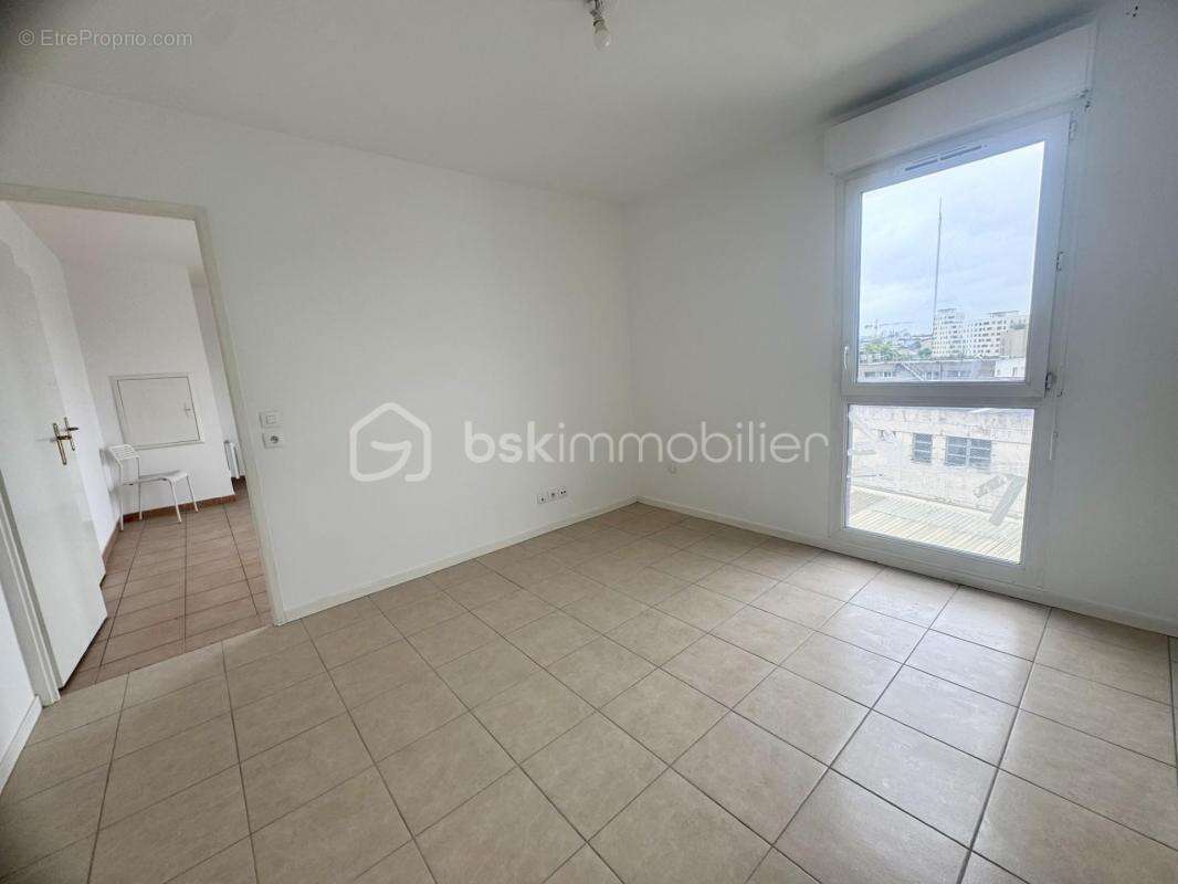 Appartement à AUBERVILLIERS