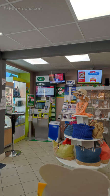 Commerce à SAINT-CHRISTOLY-DE-BLAYE