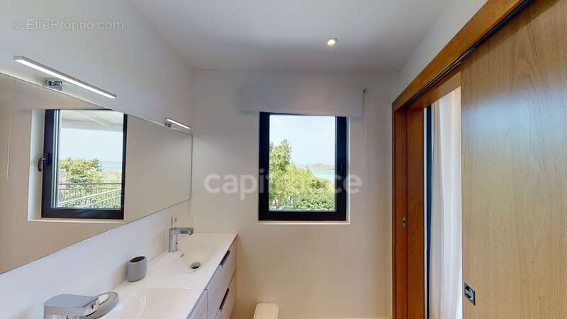 Maison à CAPESTERRE-BELLE-EAU