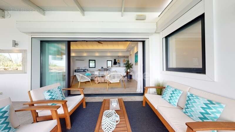 Maison à CAPESTERRE-BELLE-EAU