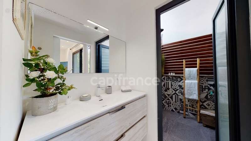 Maison à CAPESTERRE-BELLE-EAU