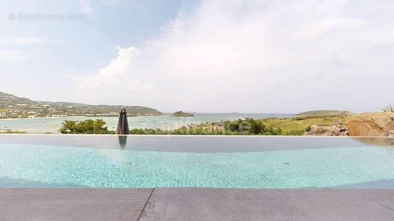 Maison à CAPESTERRE-BELLE-EAU