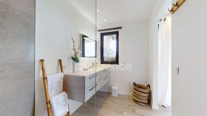 Maison à CAPESTERRE-BELLE-EAU