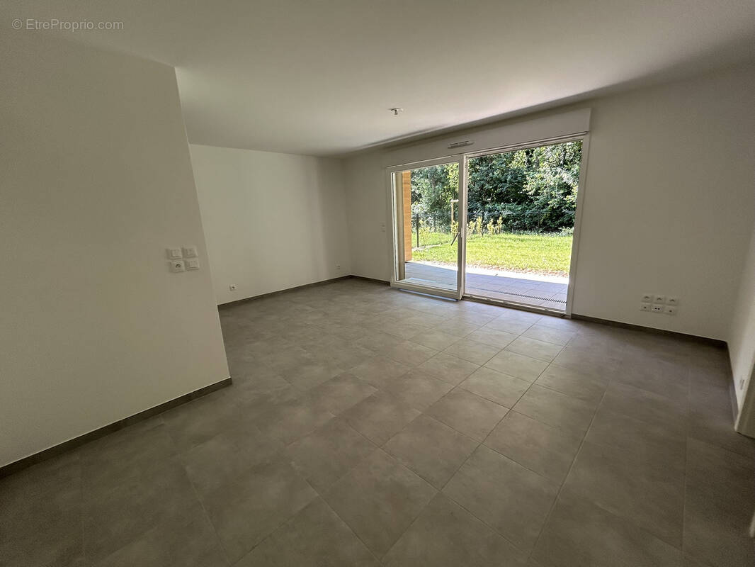 Appartement à NORROY-LE-VENEUR