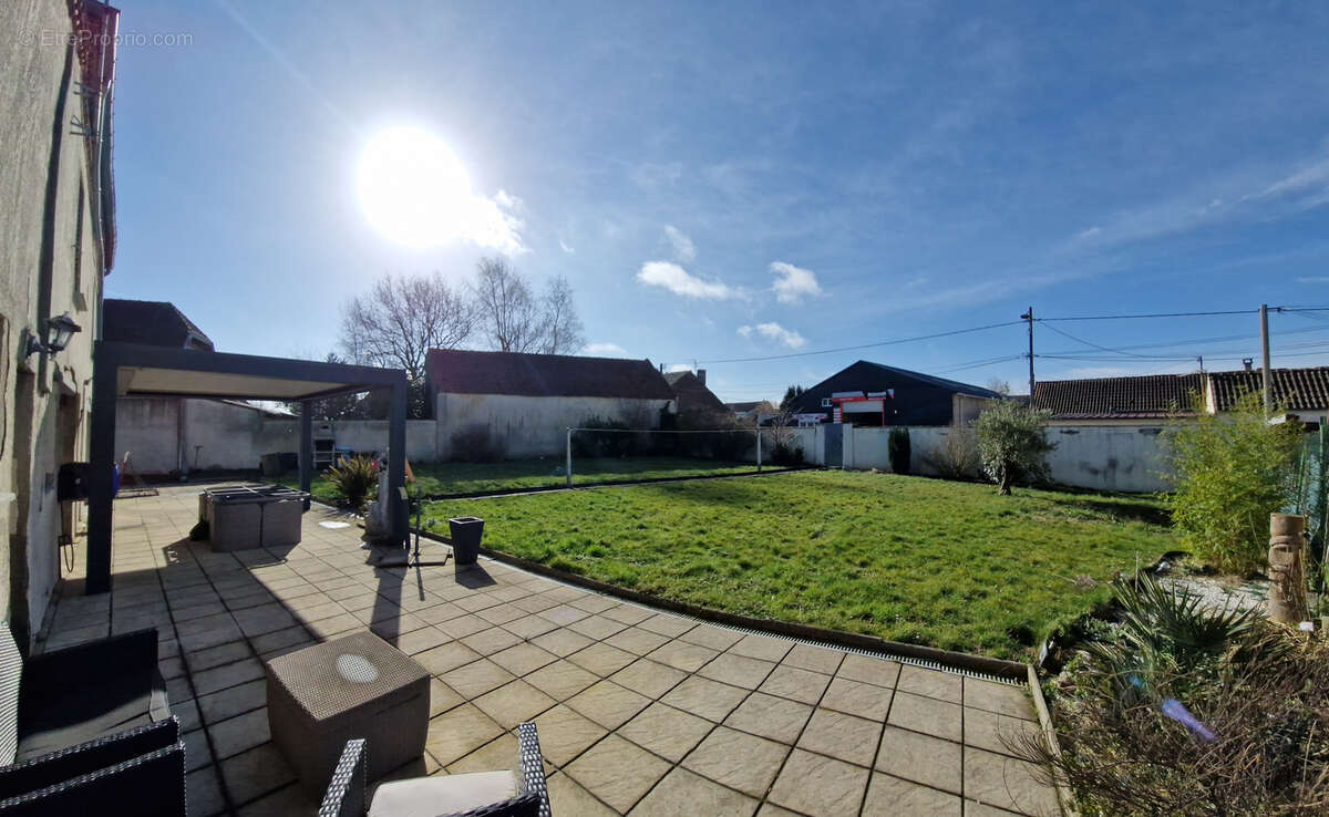 Maison à SAILLY-LABOURSE