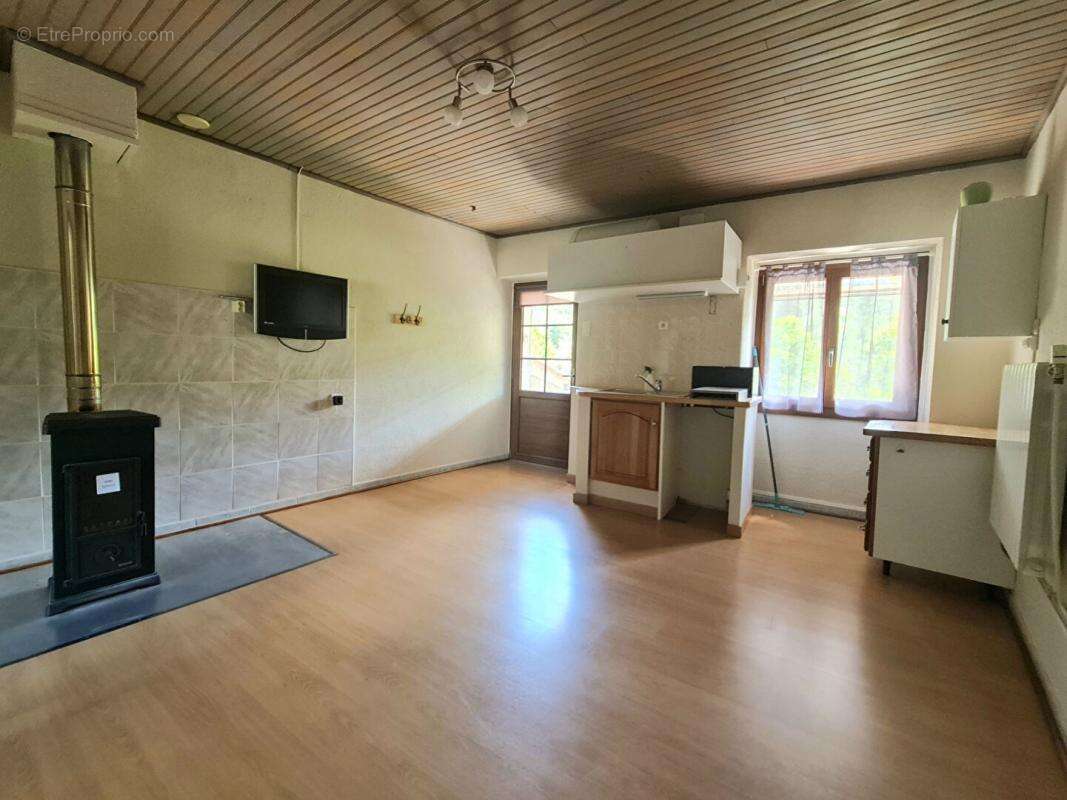 Maison à LES SALLES-DU-GARDON