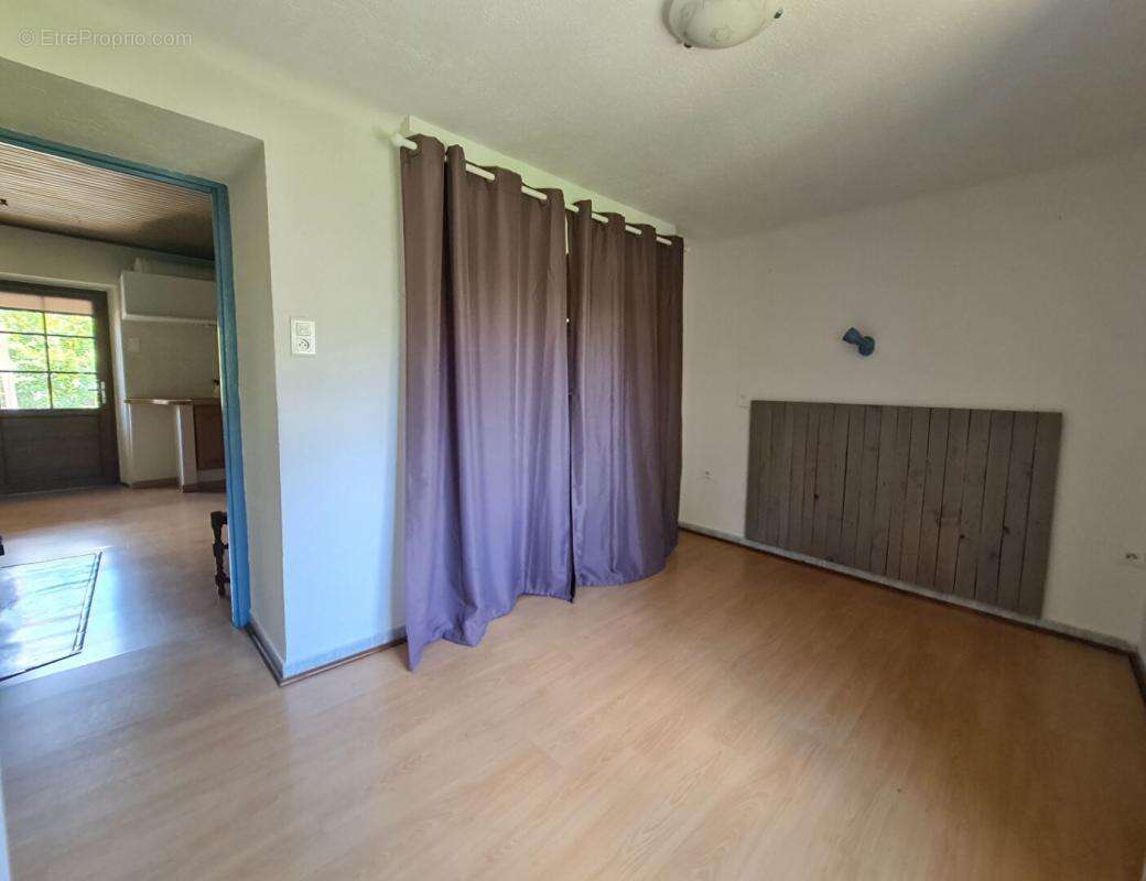 Maison à LES SALLES-DU-GARDON