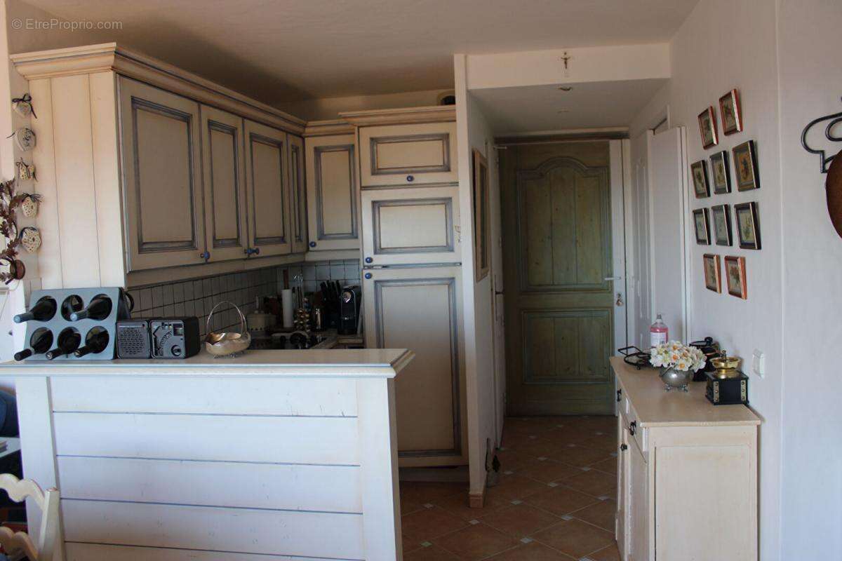 Appartement à ROQUEBRUNE-SUR-ARGENS