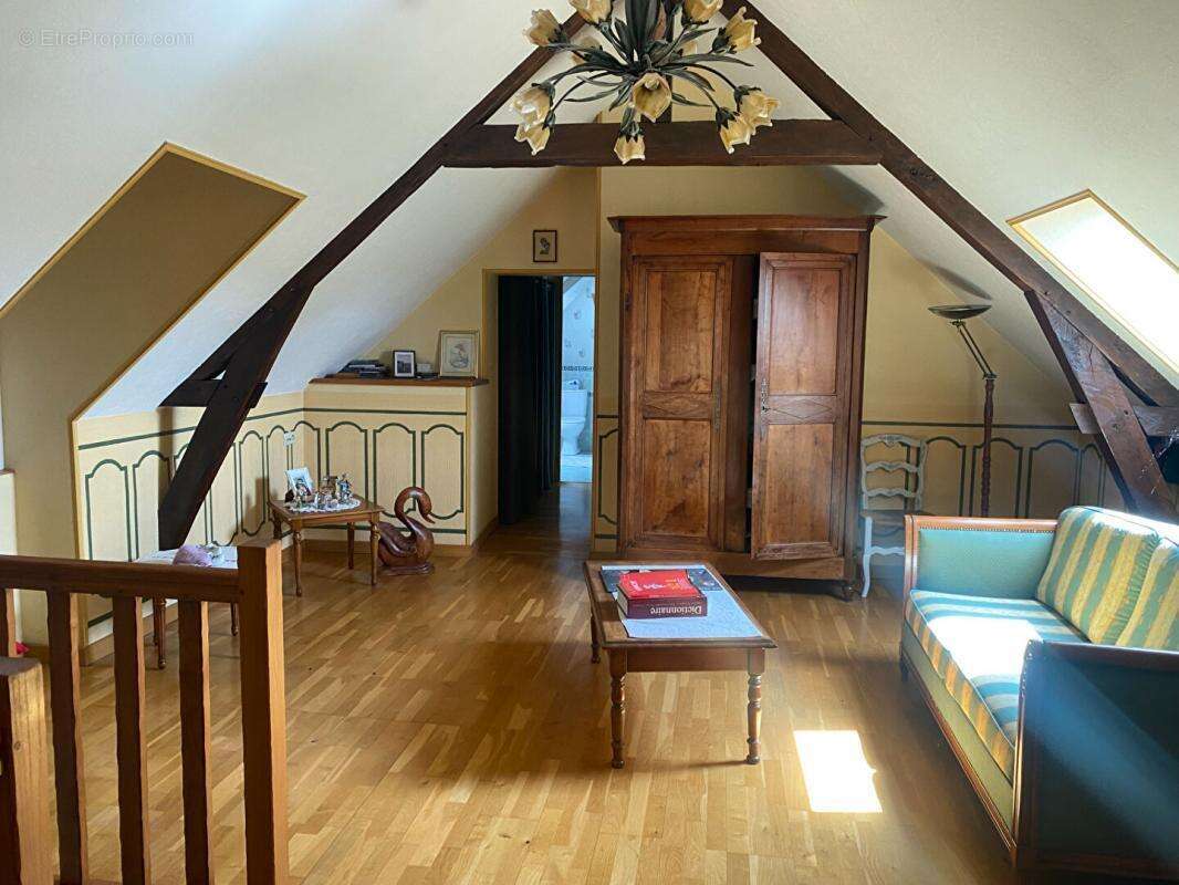 Maison à TOURNON-SAINT-PIERRE