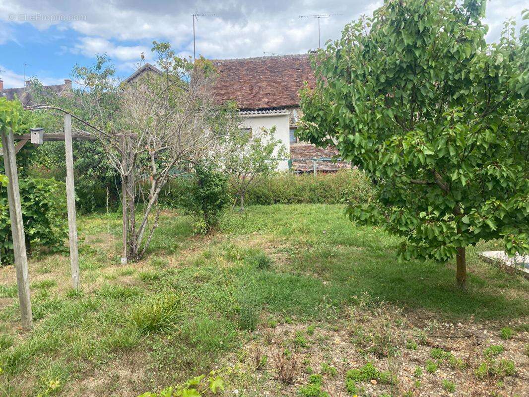 Maison à TOURNON-SAINT-PIERRE