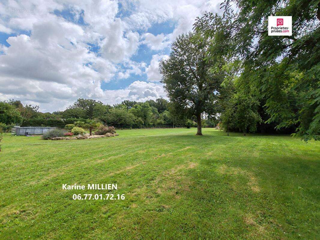 Maison à COURDEMANCHE