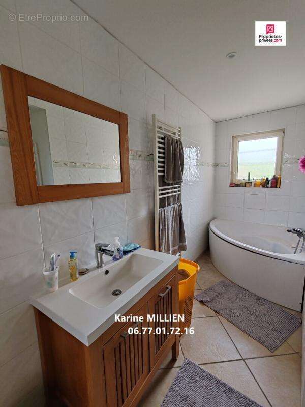 Maison à COURDEMANCHE