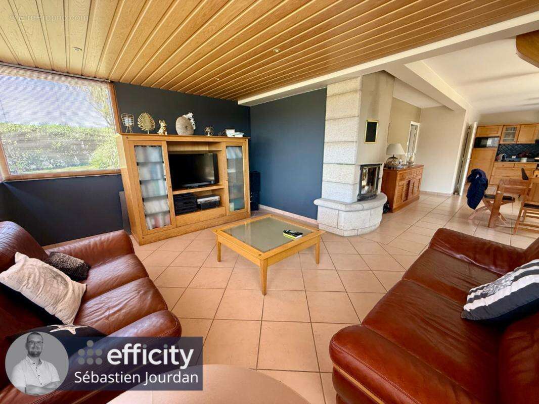 Maison à SAINT-LORMEL