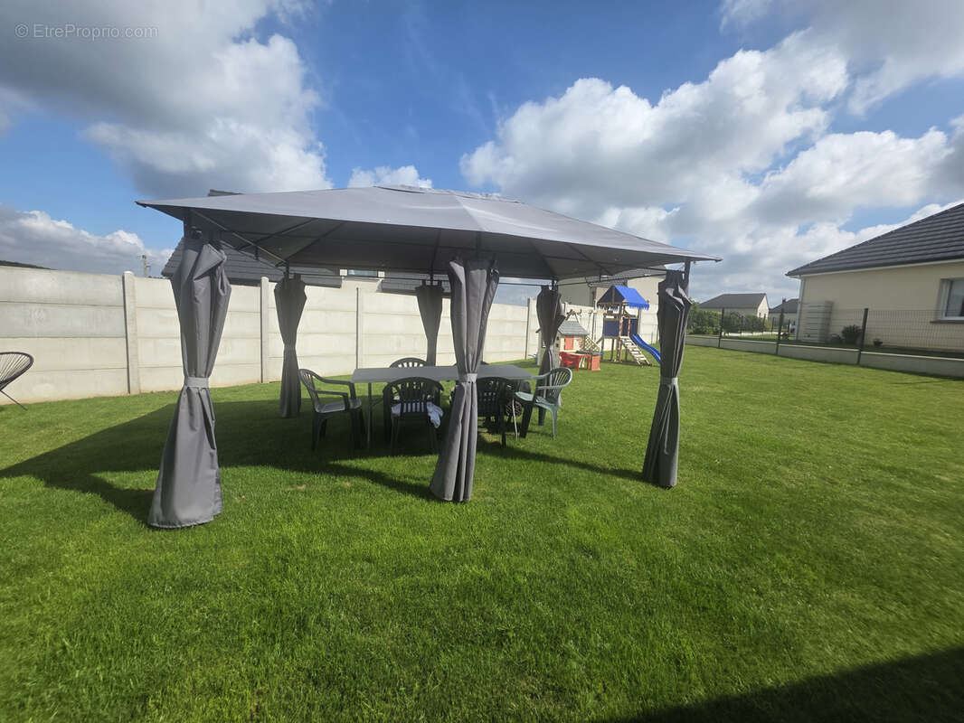 Maison à SAINT-PIERRE-EN-VAL